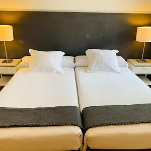 https://aptbcn-super-balmes-guest-house.topbarcelonahotels.com